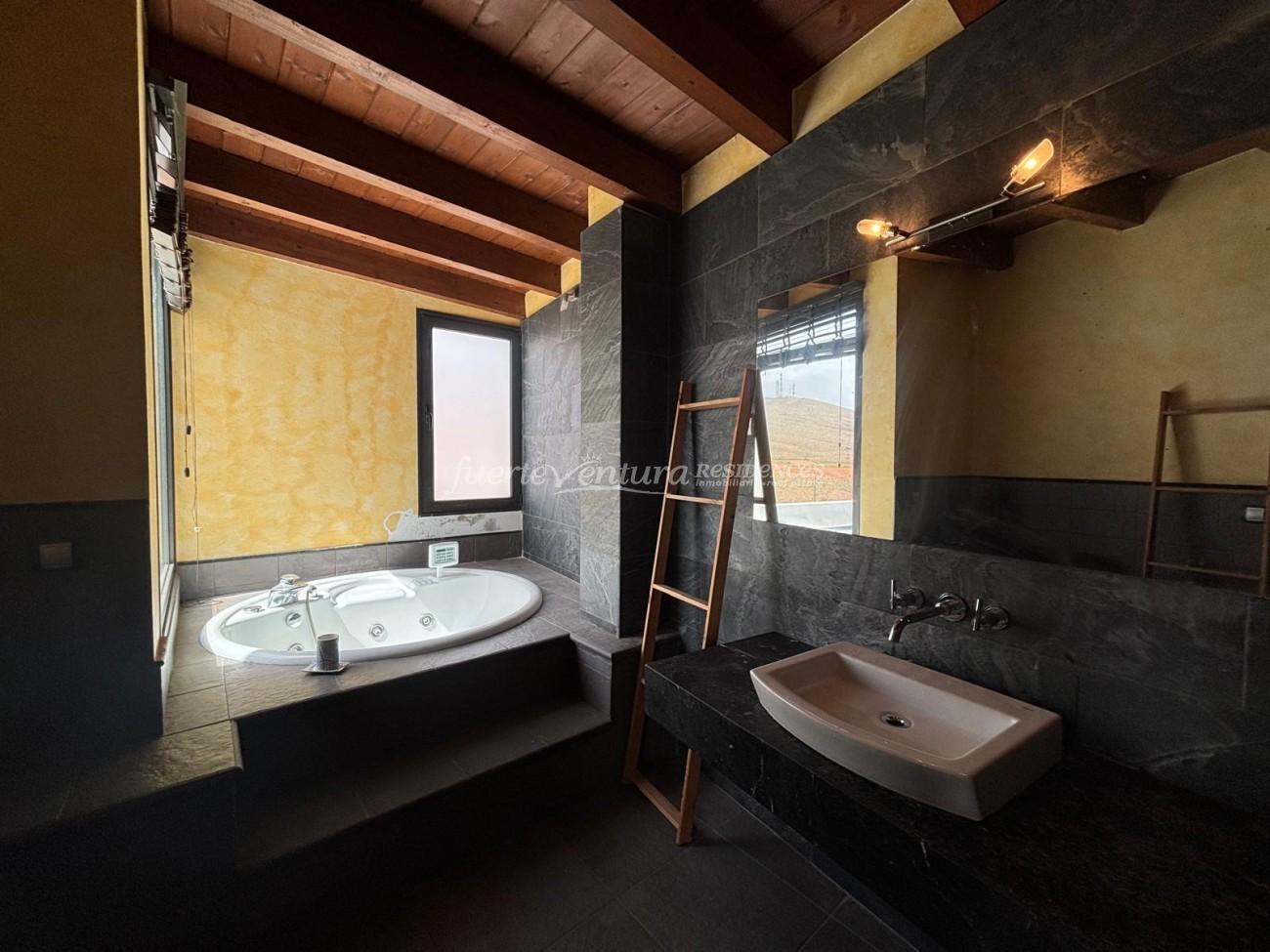 WhatsApp Image 2026-03-06 at 11.39.09